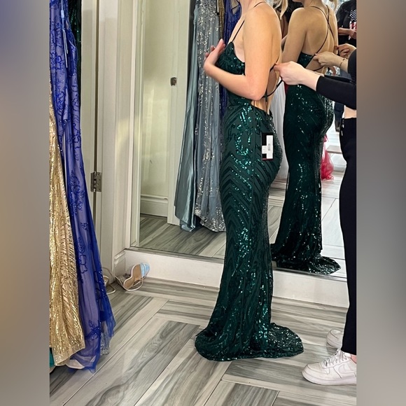 Prom dress - Picture 3 of 4